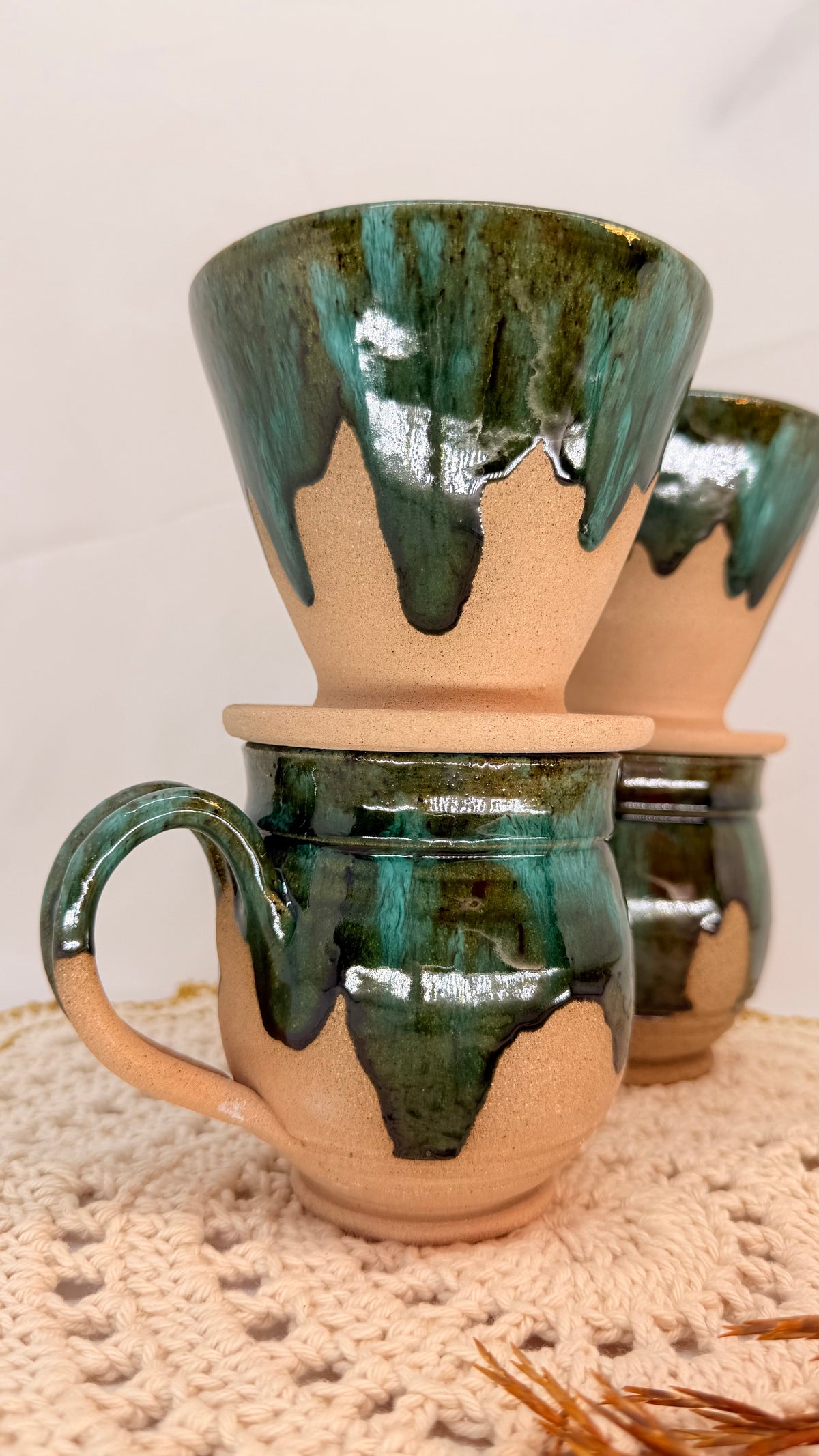 Kit caneca redonda e coador verde escuro