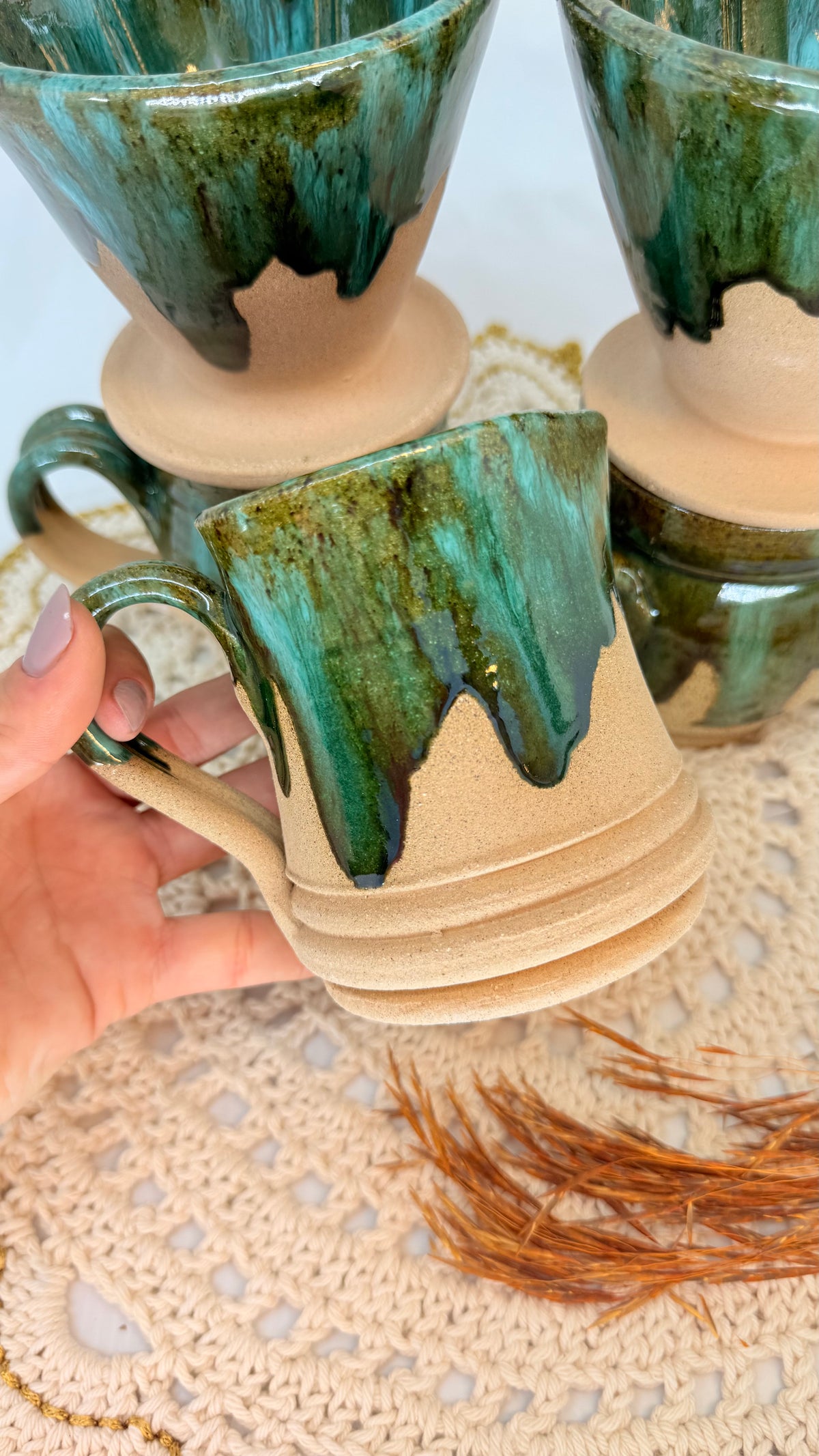 Caneca curvada verde escuro