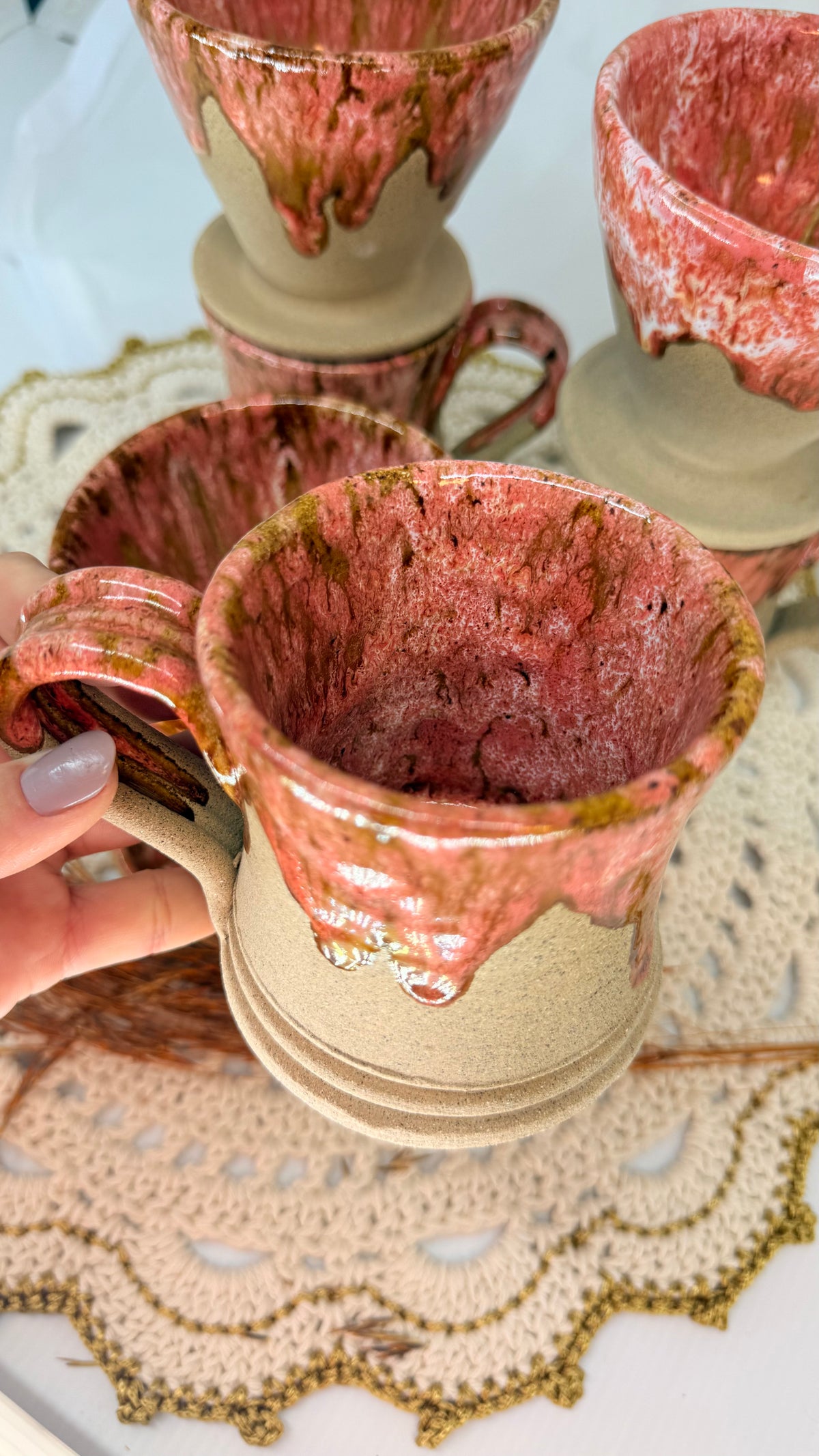 Kit caneca curvada e coador rosa