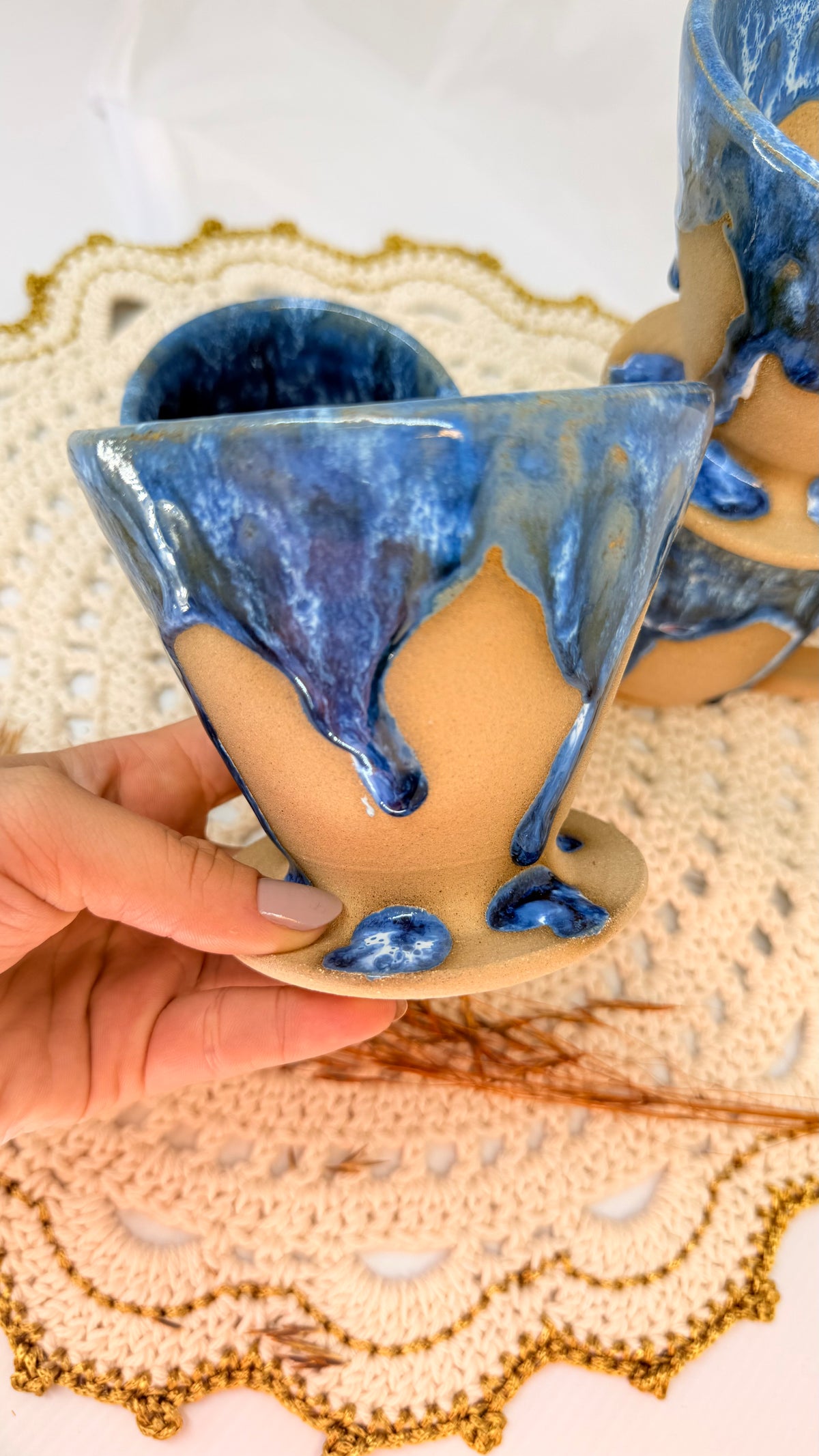Kit caneca curvada e coador azul